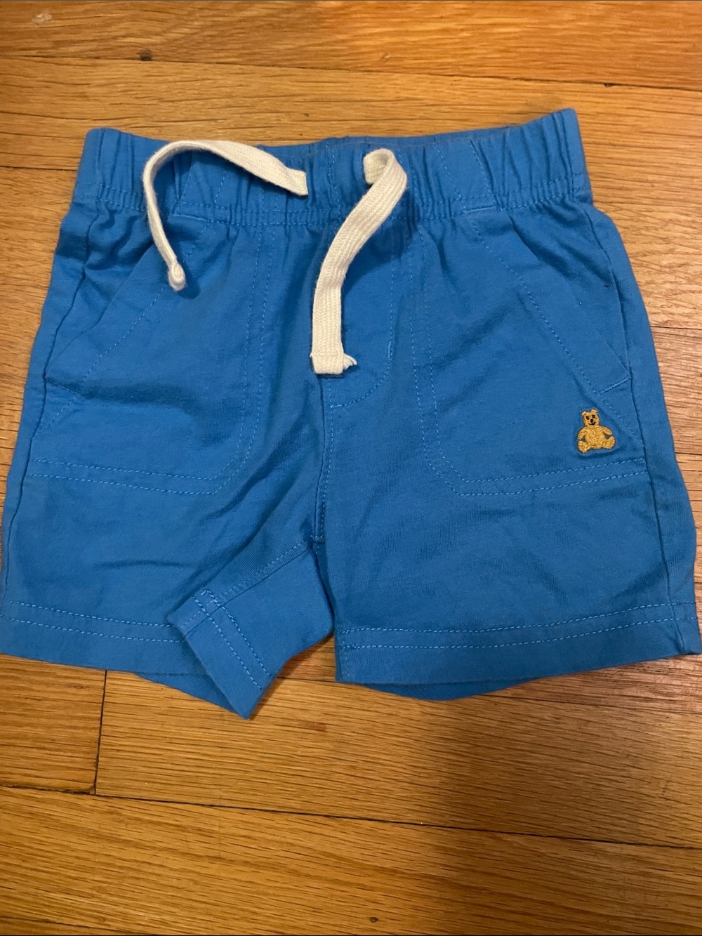 GAP shorts